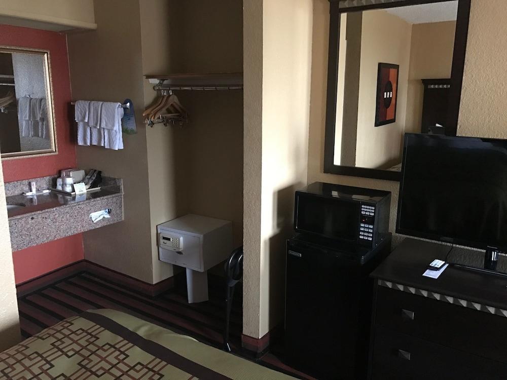 Days Inn By Wyndham Corpus Christi Beach Bagian luar foto